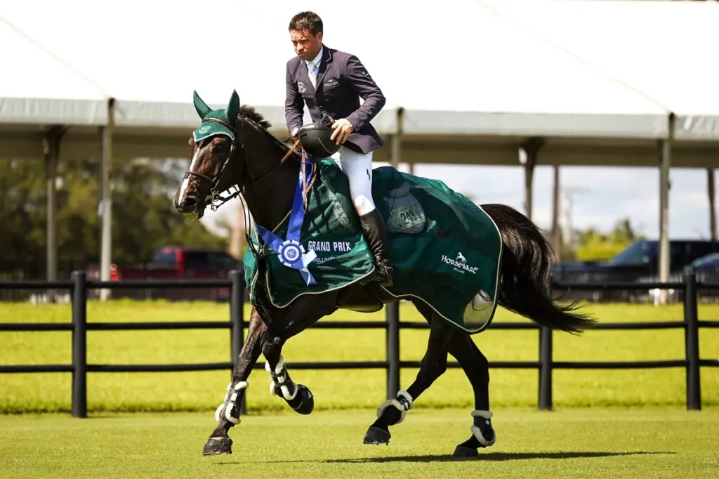 Kevin Mealiff & Lodewijk are presented as winners of the $25,000 Parlanti Grand Prix. Photo © Cassidy Klein