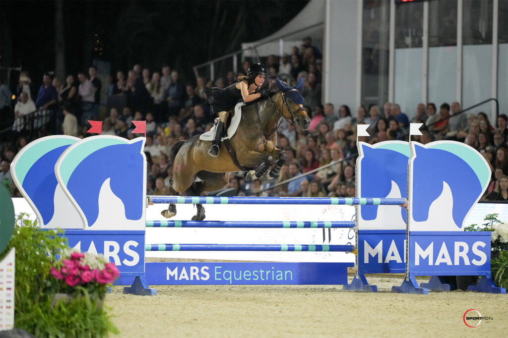 Taylor Cawley riding for Arc of Palm Beach County. © Sportfot